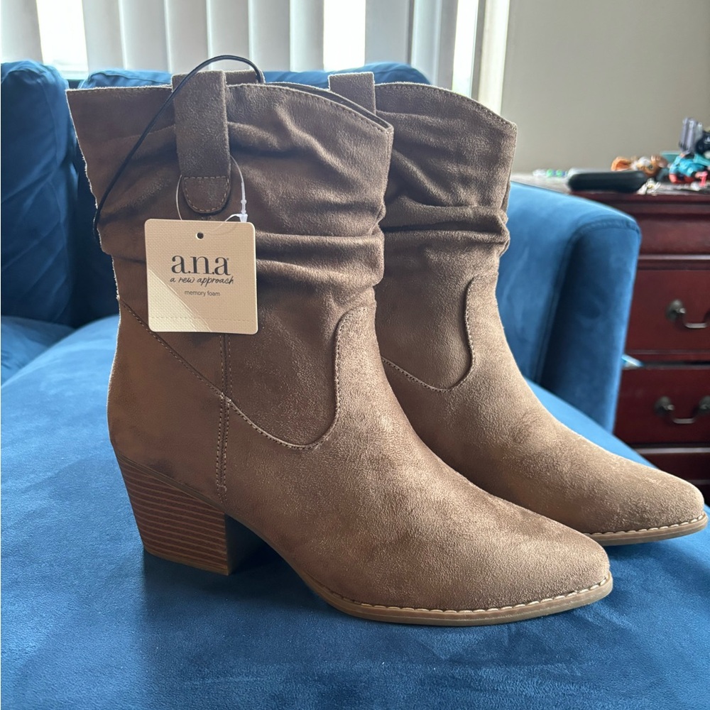 Brand New ANA- A New Approach Boots